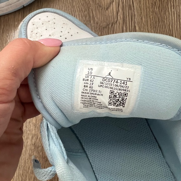 women’s air jordan’s ice blue size 10 - Picture 4 of 9